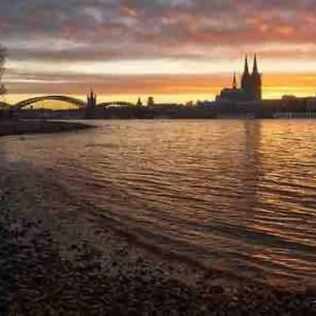 2 Zimmer Apartment Mit Blick Auf Den Koelner Dom Apartmán *